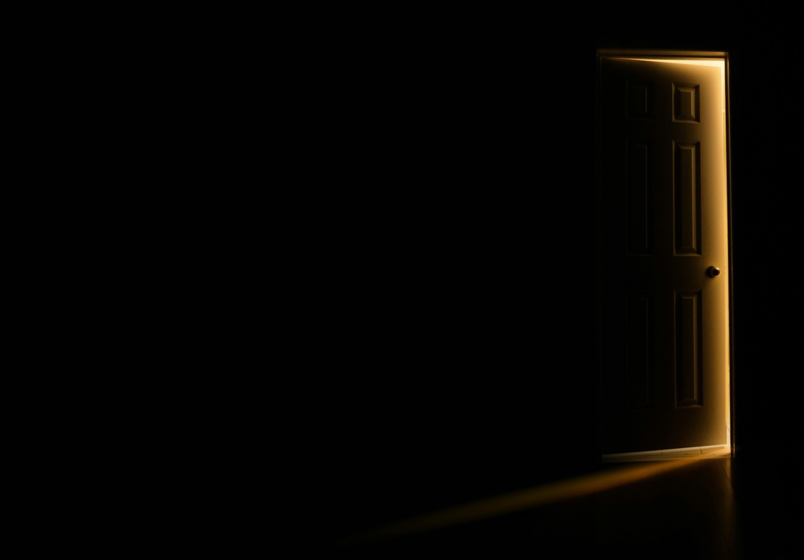 A dificuldade em começar a urinar costuma significar um músculo que precisa de um momento para relaxar e abrir, não algo grave